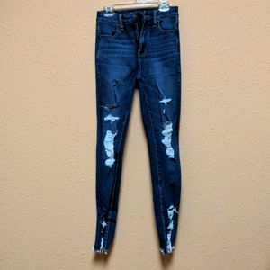 Super hi-rise jegging American Eagle distressed jeans size 0